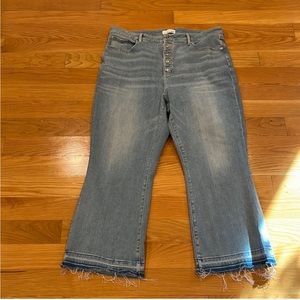 Loft The Curvy kick crop button fly jeans size 34 /18 .